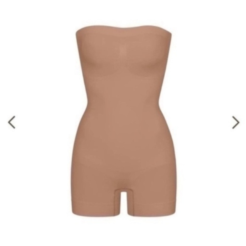 SKIMS SEAMLESS SCULPT STRAPLESS SHORTIE BODYSUIT SIENNA BEIGE SMALL